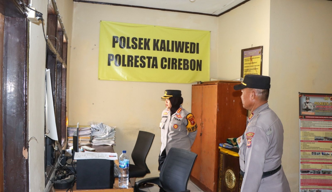 Kapolresta Cirebon Cek Polsek Klangenan dan Kaliwedi, Mulai dari Tes Urine Hingga Kesiapsiagaan Personel