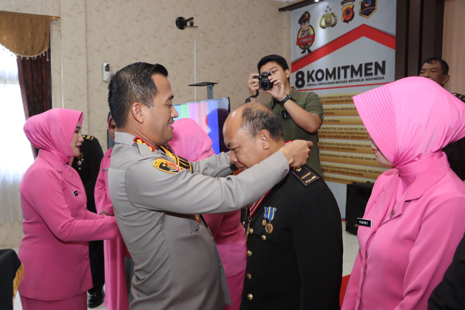 Kapolresta Cirebon Lepas Anggota Polri dan ASN Purna Bhakti