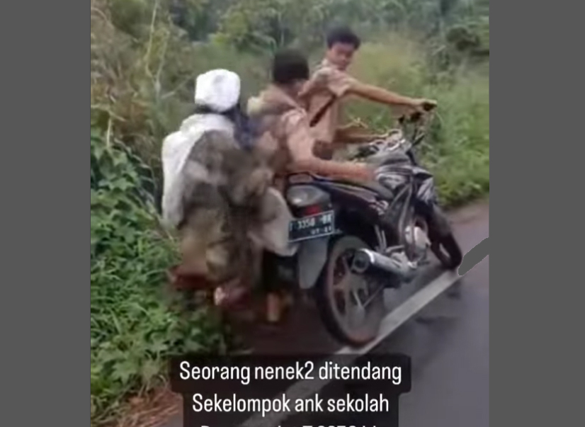 Viral, Pelajar Tendang Nenek di Jalanan, Terpental dan Menangis, Mereka Tertawa