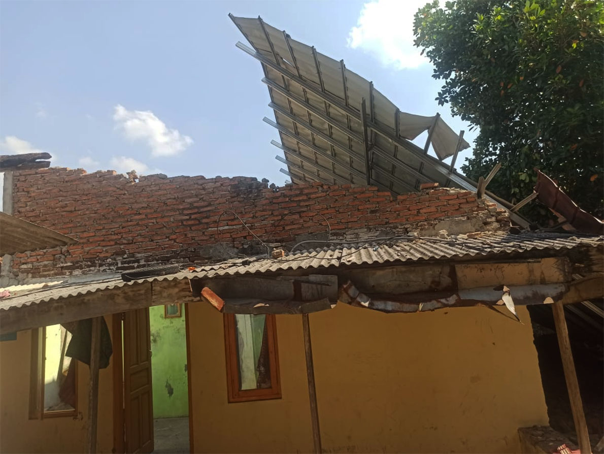 Angin Puting Beliung di Kota Cirebon, 8 Rumah Mengalami Kerusakan Berat