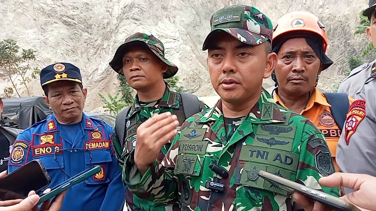 Proses Pancarian Korban Sempat Dihentikan, Terjadi Longsor Susulan