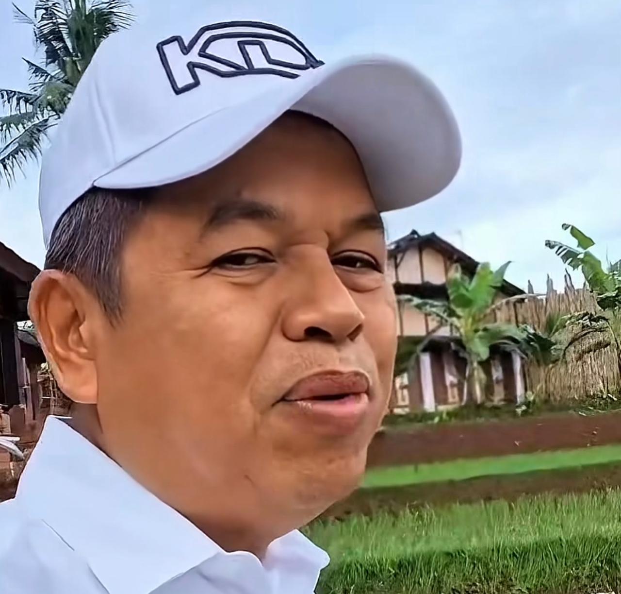 Serahkan Replika Rumah Pohon Korowai, Masyarakat Papua Doakan KDM Jaga Hutan Papua