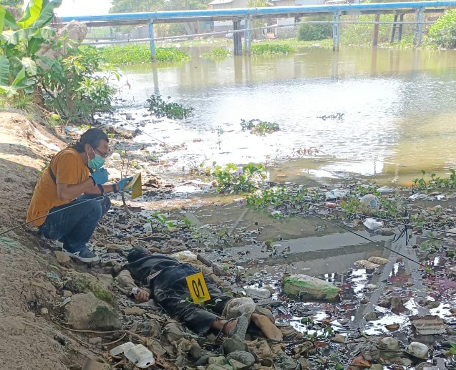 Penemuan Mayat di Kolong Jembatan Kapetakan Bikin Geger Warga, Identitas Belum Diketahui