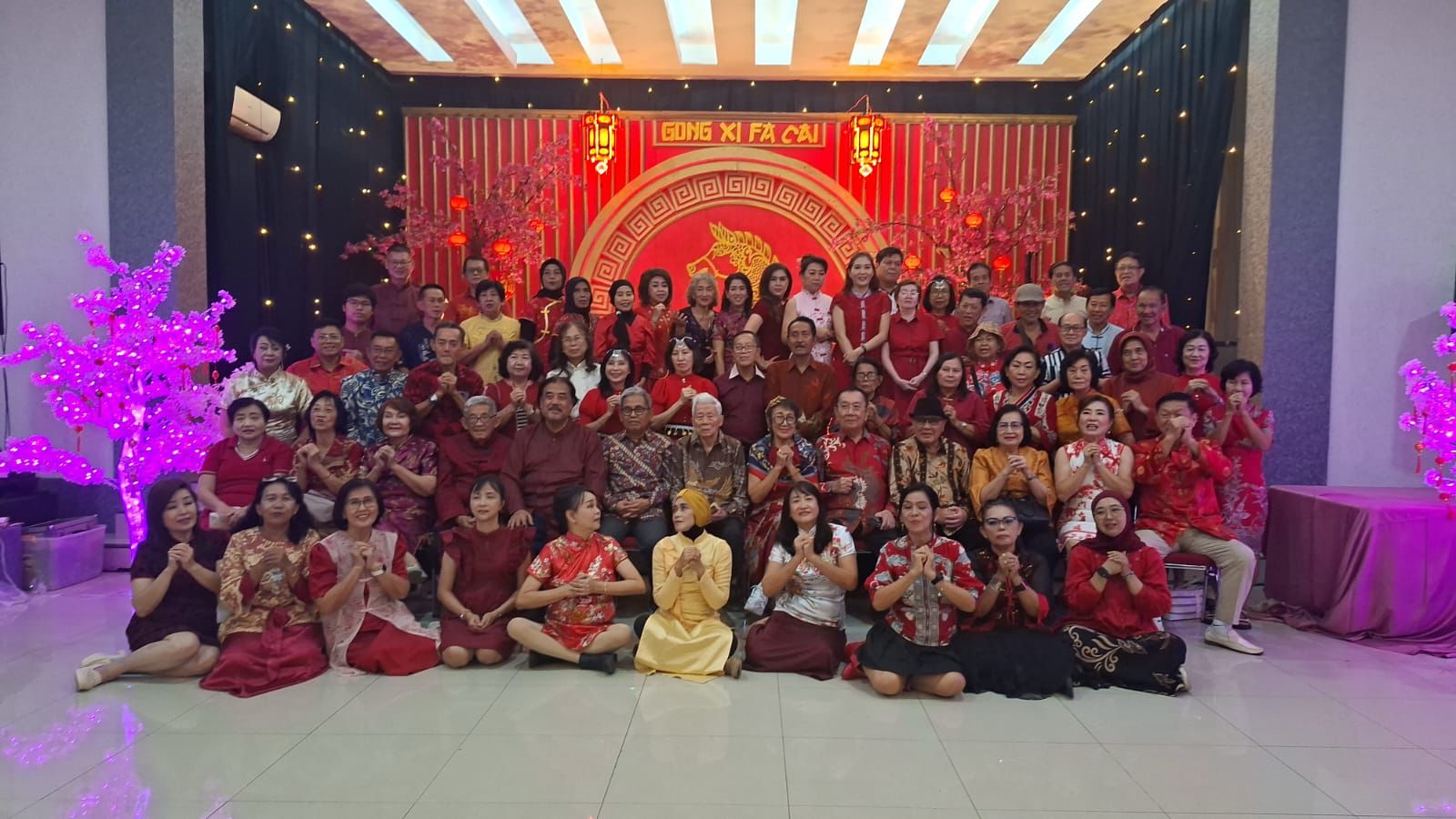 Komunitas Senam HAQI Kota Cirebon Rayakan Imlek, Perkuat Kebersamaan Lintas Etnis dan Agama
