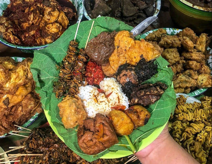 5 Rekomendasi Nasi Jamblang Cirebon, Tempat Makan Tradisional yang Paling Terkenal