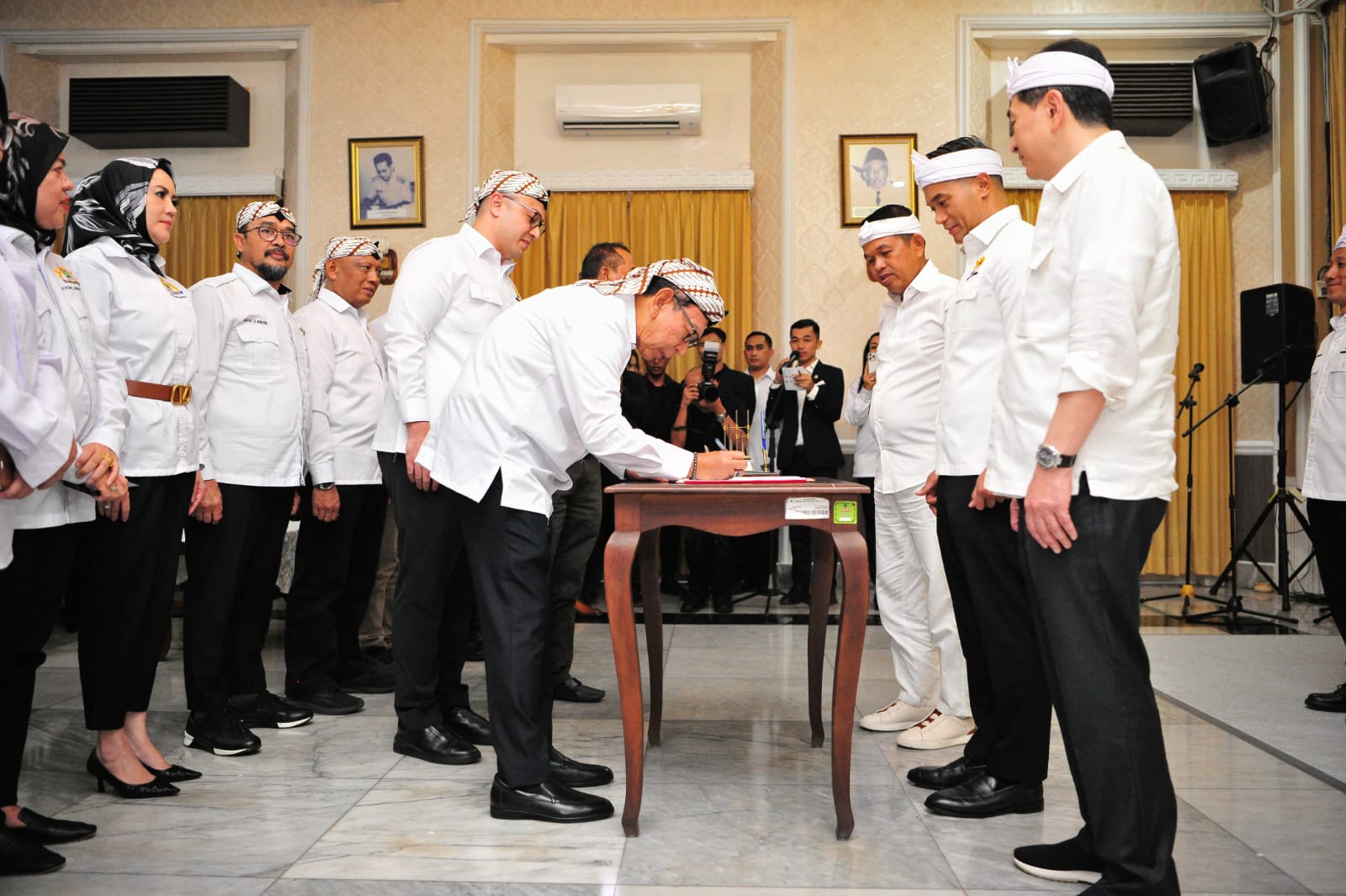 Pelantikan Kadin Jabar 2025–2030: Dedi Mulyadi Beberkan Strategi Majukan Ekonomi Daerah