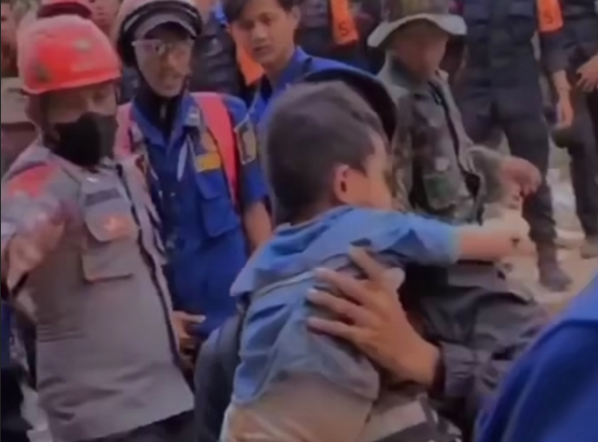 Masyaallah, Bocah 4 Tahun Selamat dari Reruntuhan Gempa Cianjur, 3 Hari Tanpa Makan Minum
