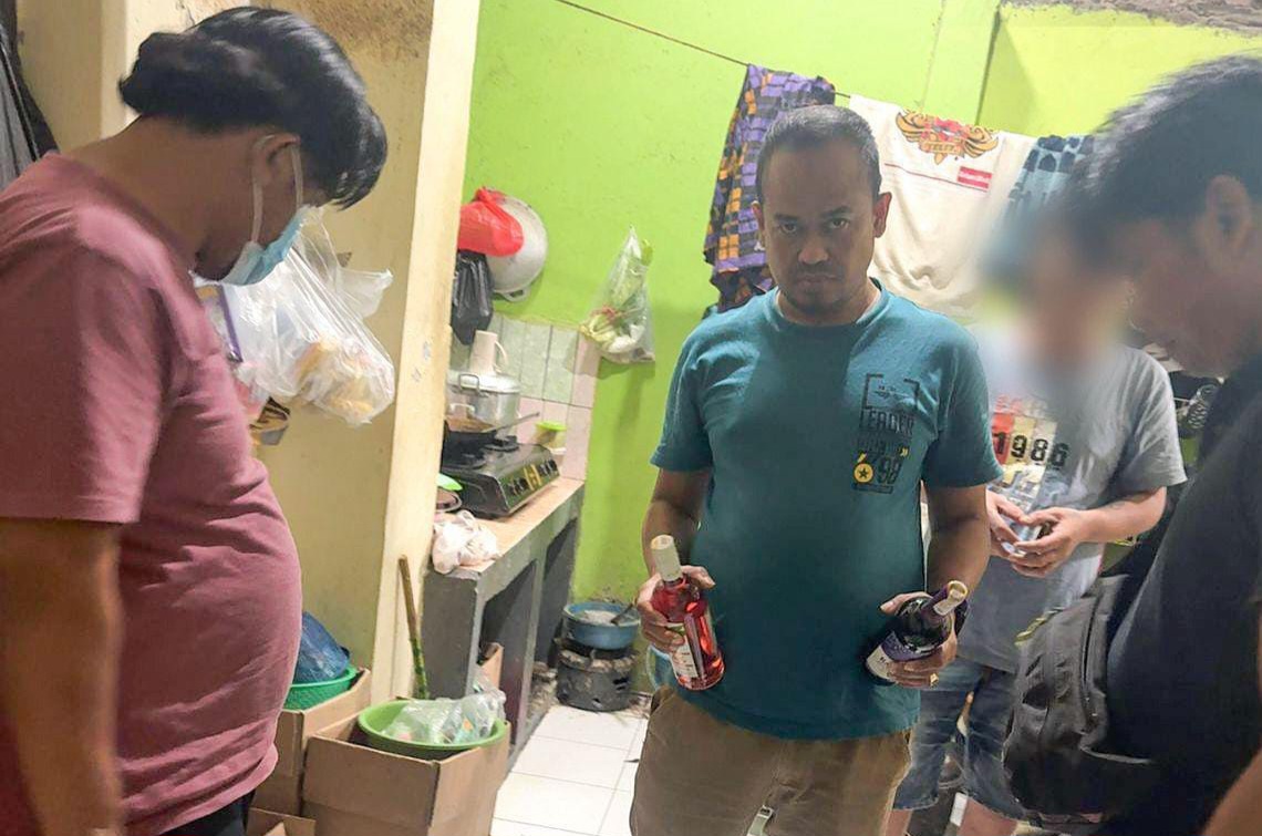 Polresta Cirebon Sita 78 Botol Miras saat Razia Pekat di Kabupaten Cirebon