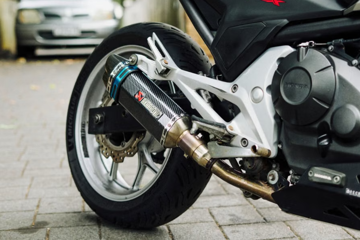 Jangan Asal Pasang! Knalpot Free Flow atau Standar, Mana yang Cocok untuk Motor Harian?