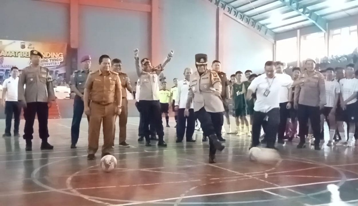 48 Tim Bersaing di Ajang Turnamen Futsal Antar Pelajar yang Digelar Polresta Cirebon