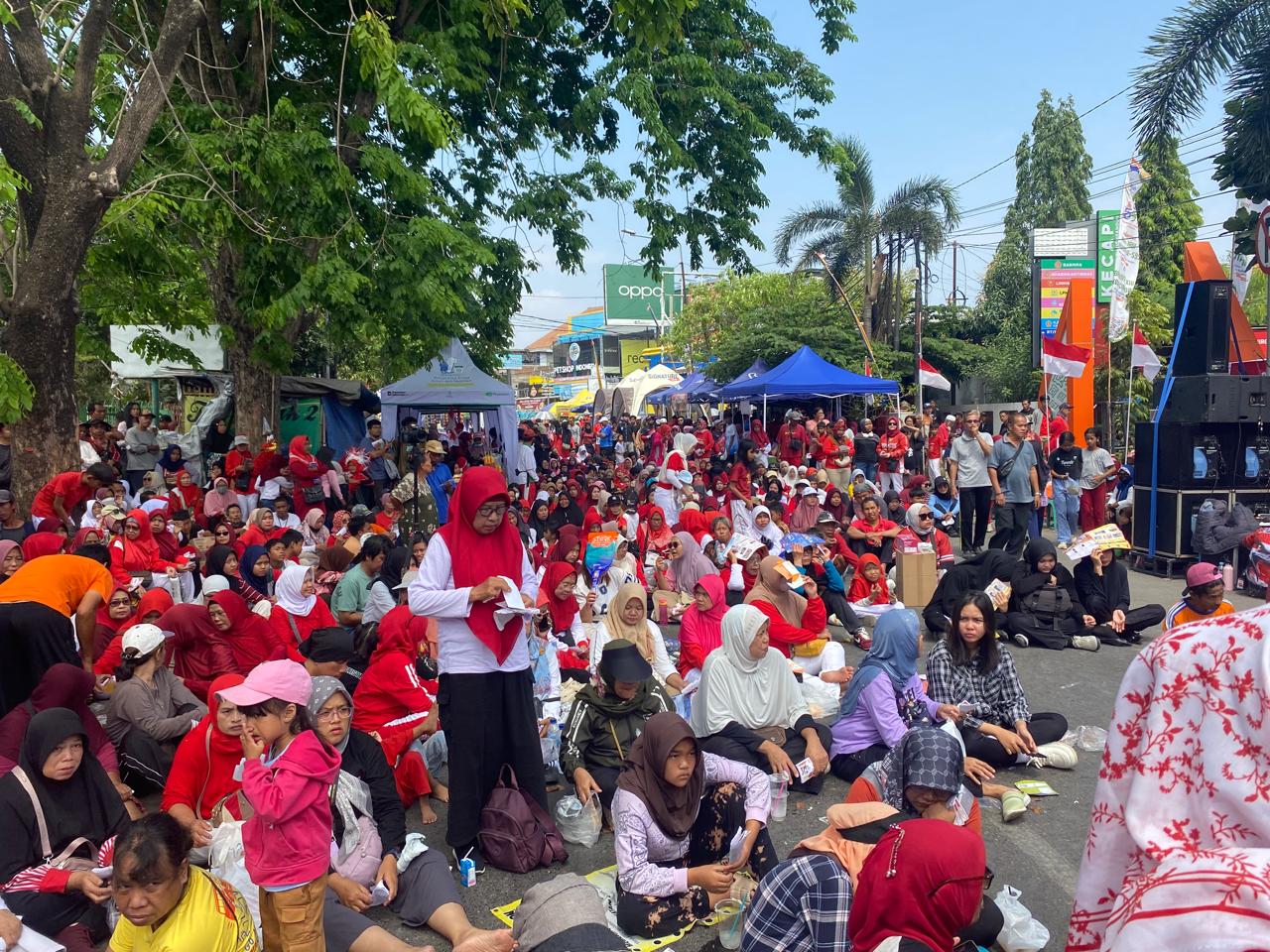PGRI Ranting TK Harjamukti Giatkan Jalan Sehat Keluarga, Gandeng Kelurahan Kecapi dan Libatkan Ribuan Warga