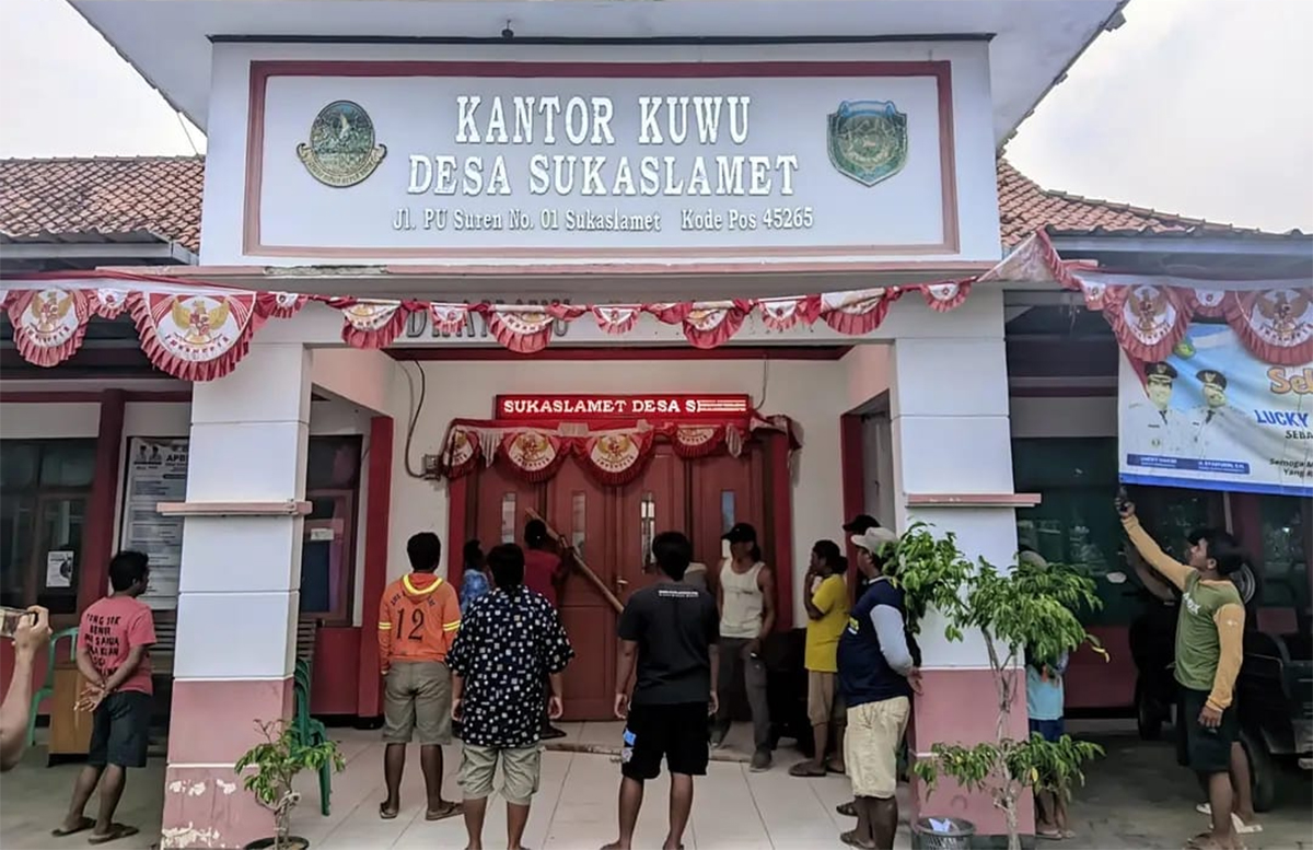 Kantor Desa Sukaslamet Disegel Warga, Tolak Kuwu Rajudin Kembali Menjabat 