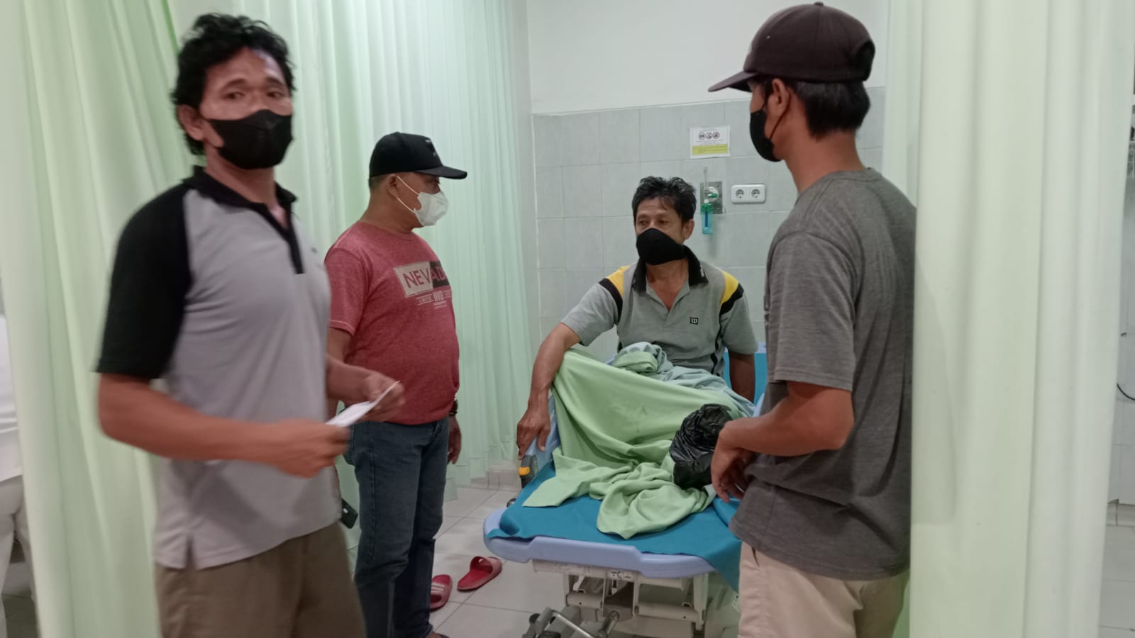 10 Warga Keracunan di Galagamba Cirebon, Usai Makan Nasi Tumpeng Syukuran Rumah