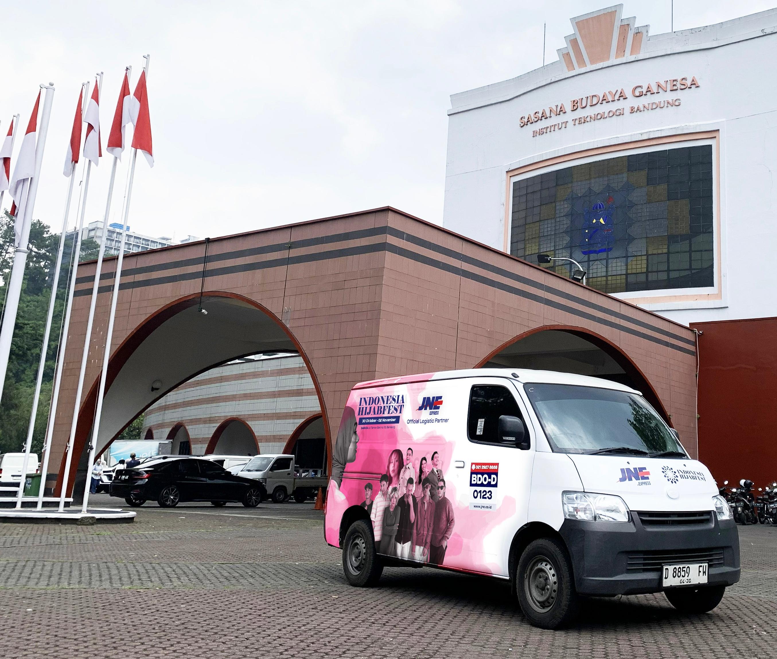 JNE Jadi Official Logistics Partner Hijabfest 2025 Bandung, Dukung Industri Fesyen Muslim 