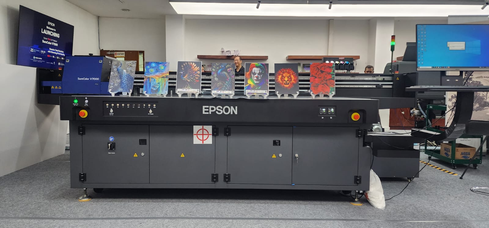 Perkenalkan Printer Flatbed UV Pertama SureColor SC-V7000, Epson Perluas Aplikasi Signage yang Lebih Luas