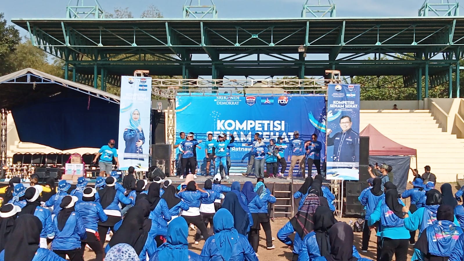 Kemeriahan Kompetisi Senam Sehat Bersama dr Ratnawati di Stadion Bima Madya Cirebon, Diikuti Ribuan Peserta