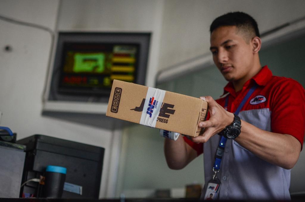 JNE Rayakan Hari Pelanggan dengan Program JLC Race 2025 Berhadiah Mobil Listrik