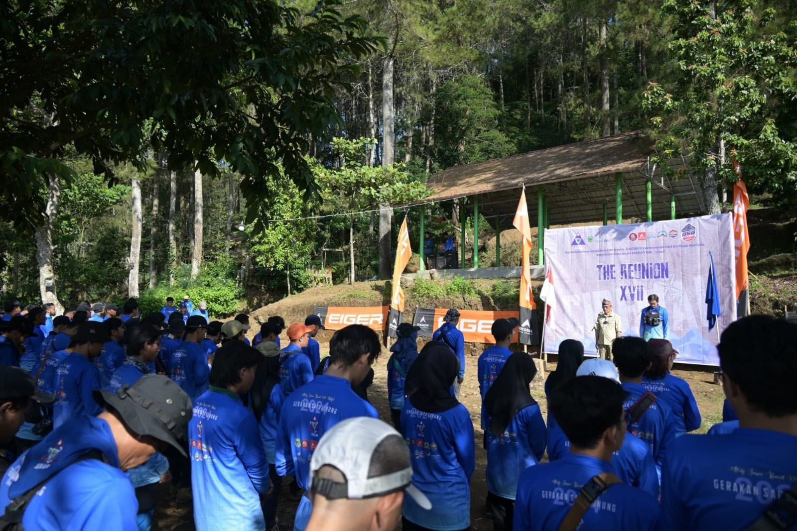 250 Peserta Ikut Bersihkan Gunung Ciremai Kuningan