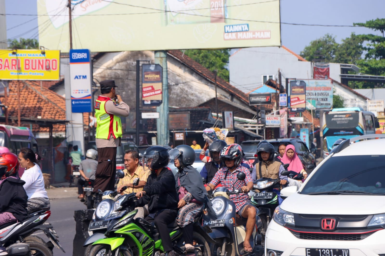 Sejumlah Rekayasa Lalin Disiapkan oleh Polresta Cirebon Guna Memastikan Kelancaran Arus Kendaraan