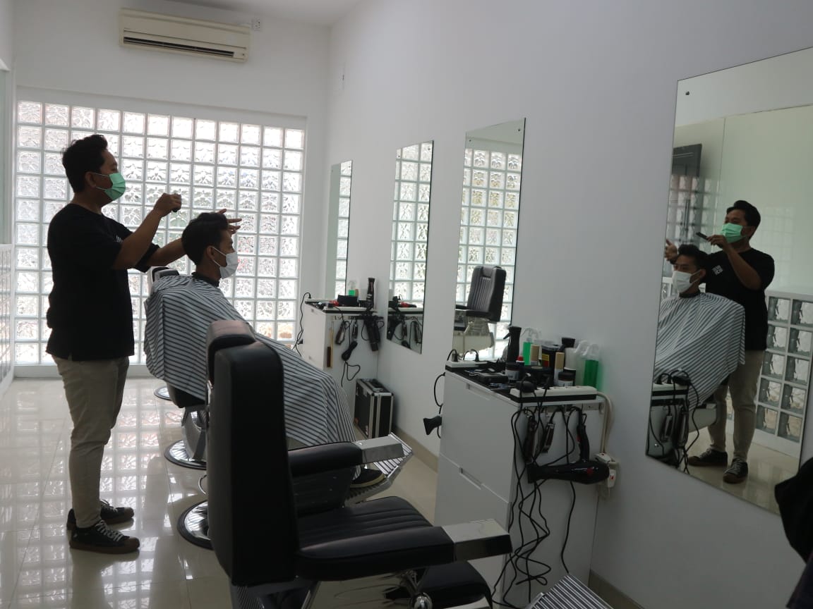 Up Your Style Barbershop, Potong Rambut Premium Harga Bersahabat