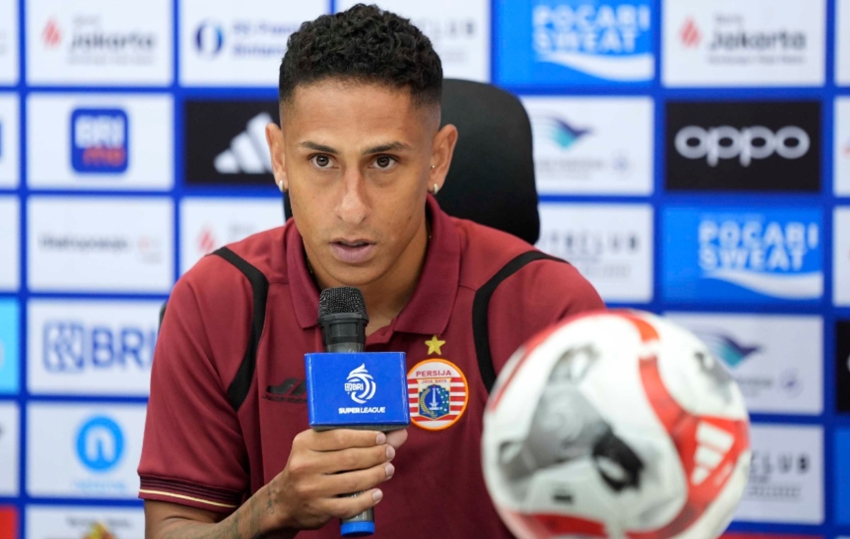 Komentar Menohok Pelatih Persija usai Kalah dari Persib dan Bruno Kena Kartu Merah