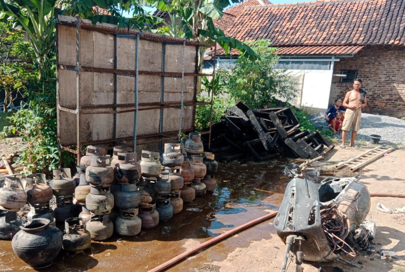 Kebakaran Rumah di Greged Cirebon, Berisi Puluhan Gas LPG 3 Kg