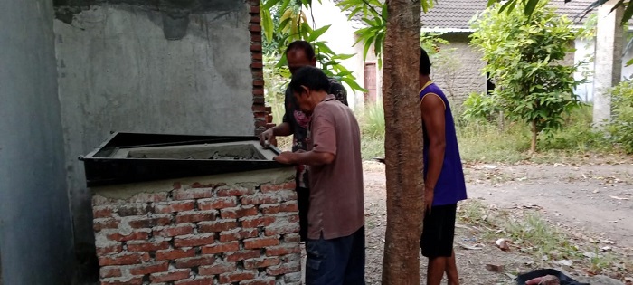 Dosen IPB Cirebon Kenalkan Pengolahan Sampah Organik dengan Bata Terawang