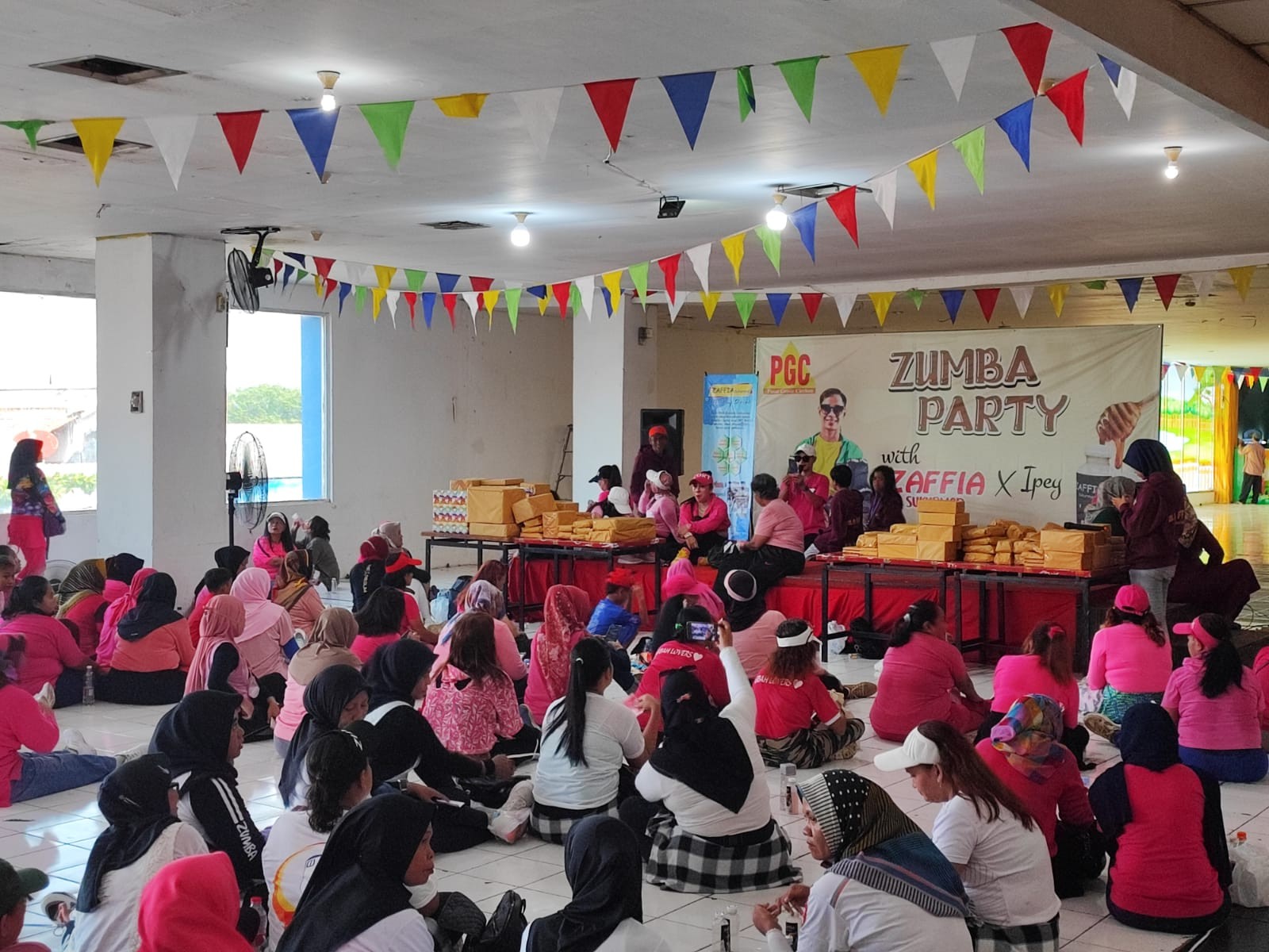 Kenalkan Produknya, Zaffia Sukurmad Gelar Zumba Party
