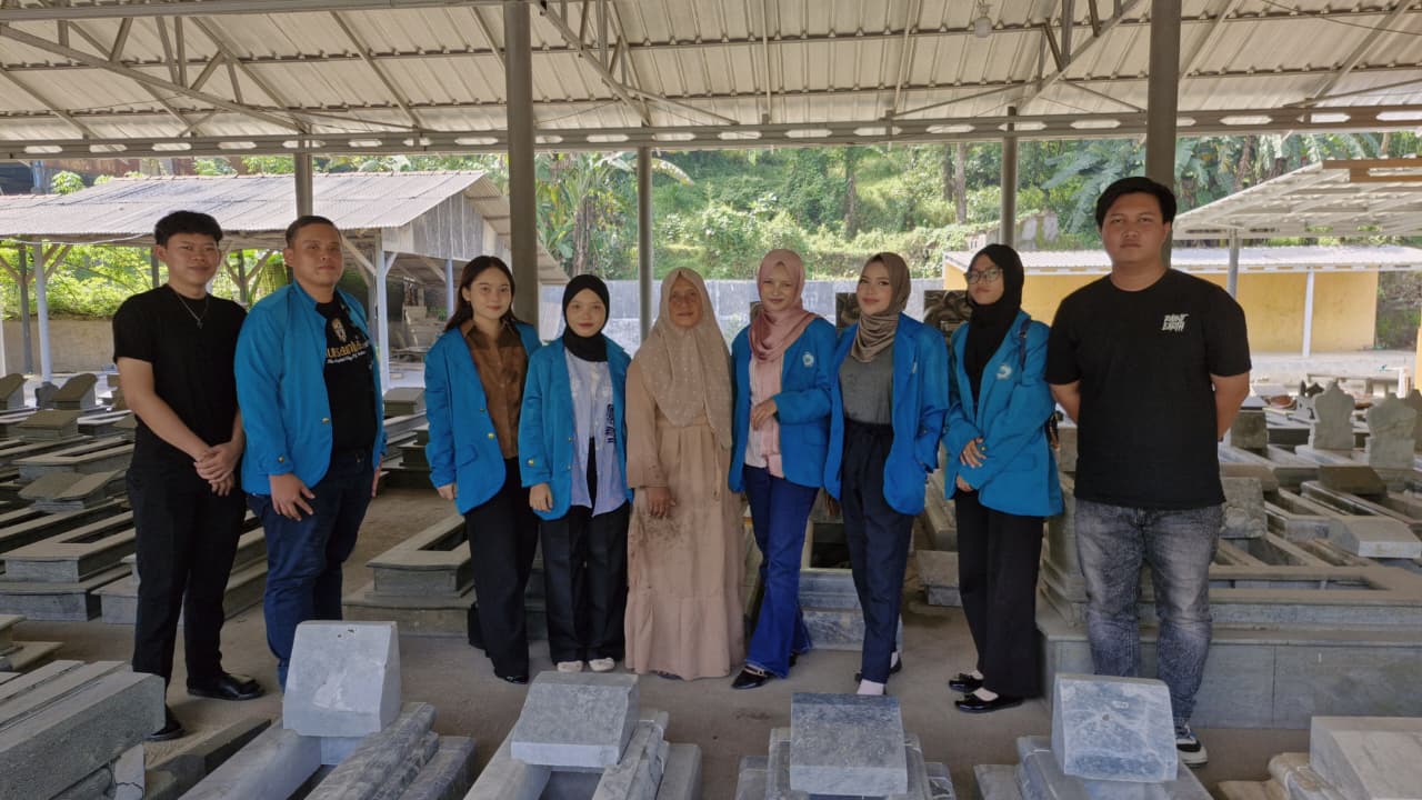 Mahasiswa UGJ Cirebon Teliti Sistem Komunikasi Kerja di Perusahaan Pengolahan Batu Alam