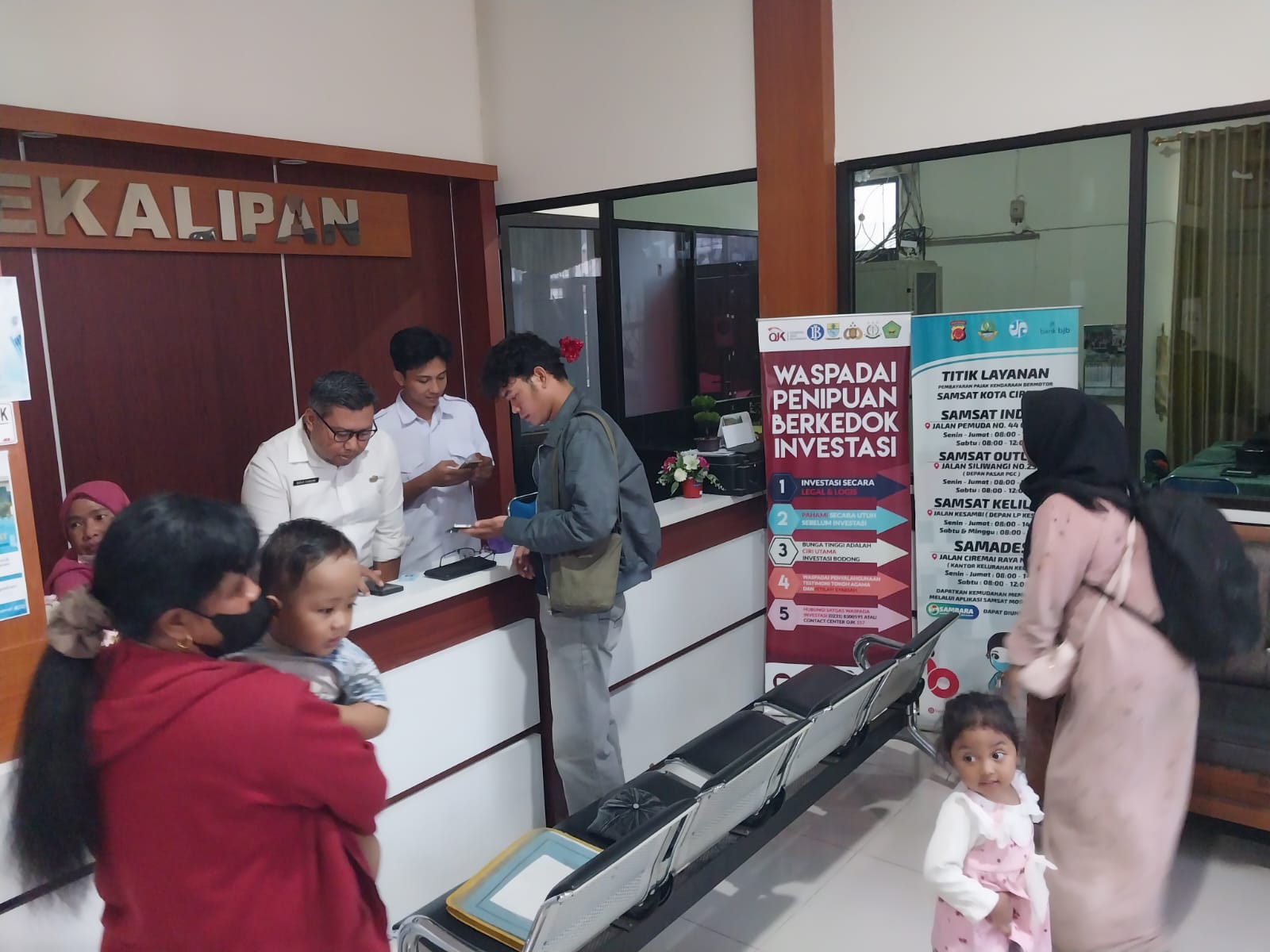 Warga Kota Cirebon Ramai-ramai Aktivasi IKD 