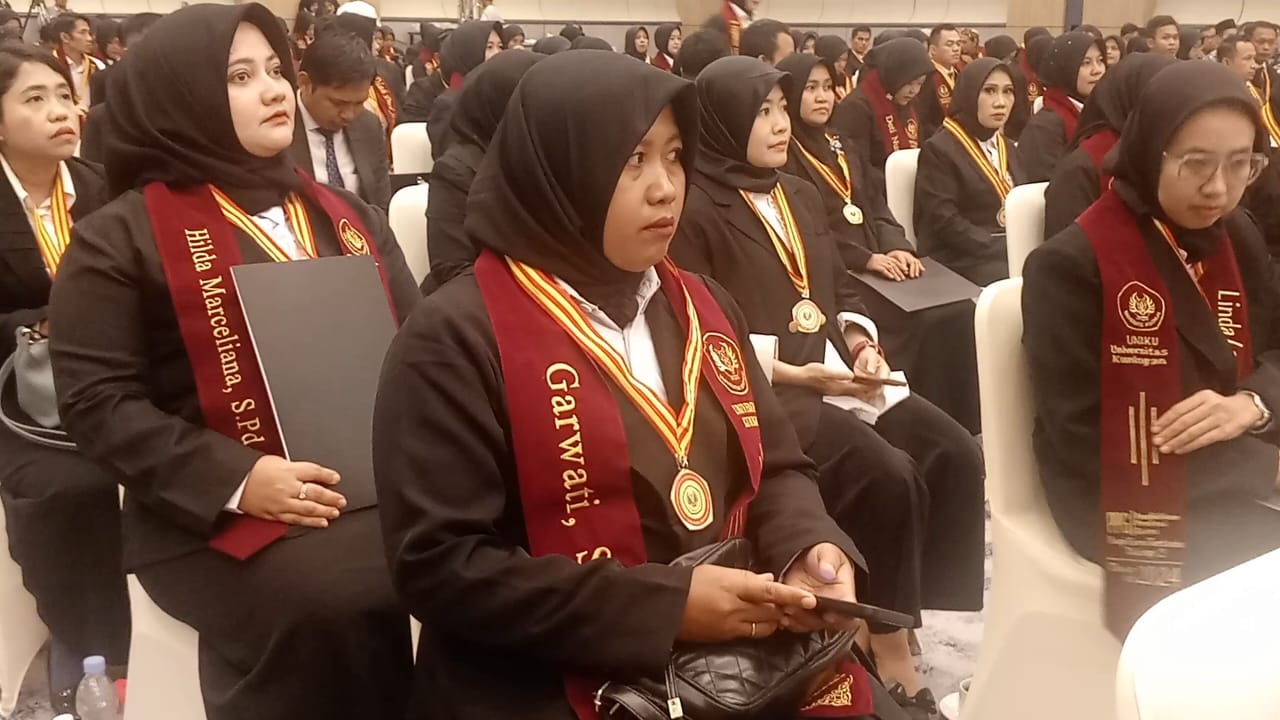 Kisah 13 Tahun Menjadi Guru Honorer, Wanita Asal Tuban Ini Kerap Gagal Lulus PPG