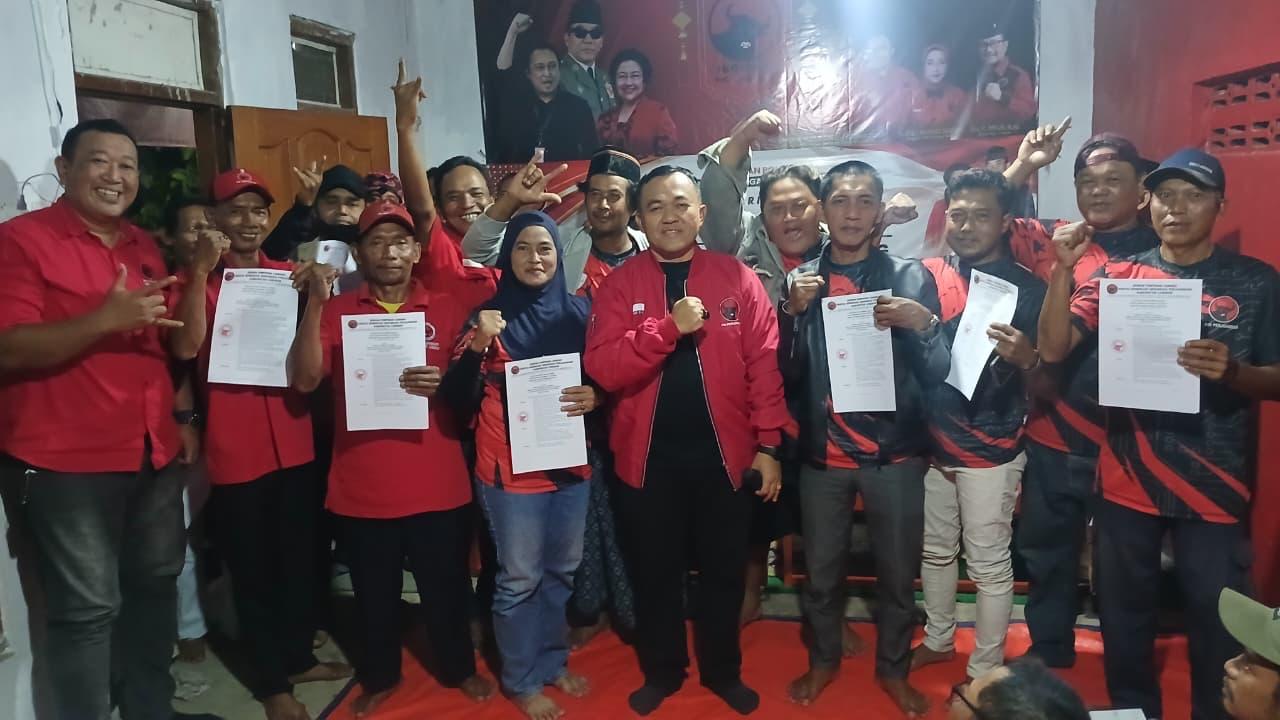 Perkuat Mesin Partai, DPC PDIP Serahkan 5.341 SK Kepengurusan