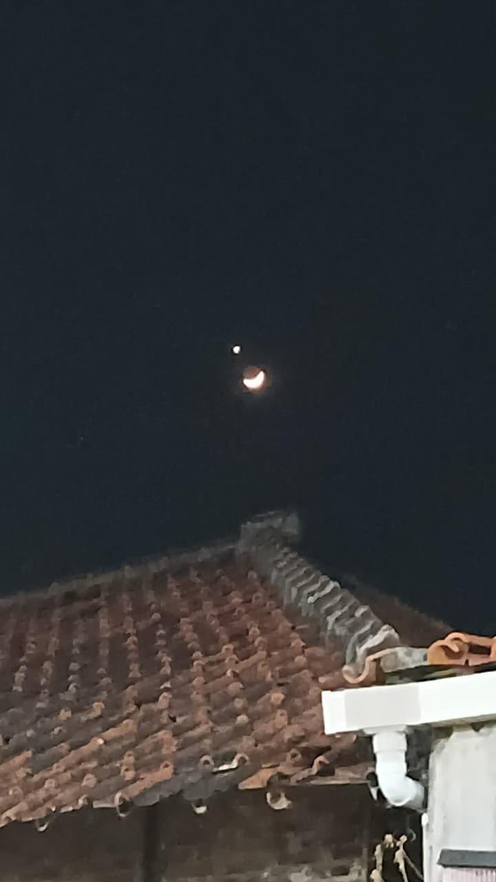Bulan Sabit Berdampingan dengan Venus Hiasi Langit Cirebon, Ada Fenomena Okultasi