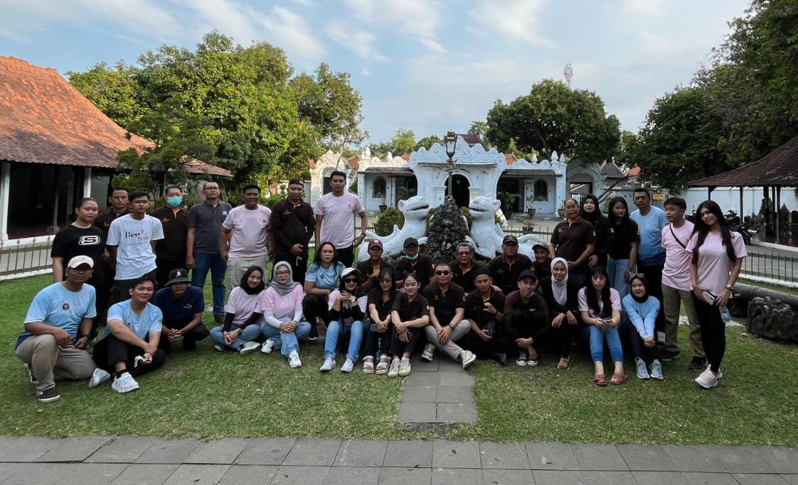 Santika Sahabat Bumi Merawat Warisan, Menjaga Lingkungan di Keraton Kasepuhan Cirebon