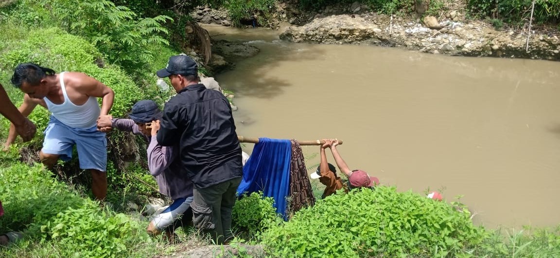 Penemuan Mayat Pria di Sungai Rajadana Sumber Kabupaten Cirebon, Ini Identitasnya