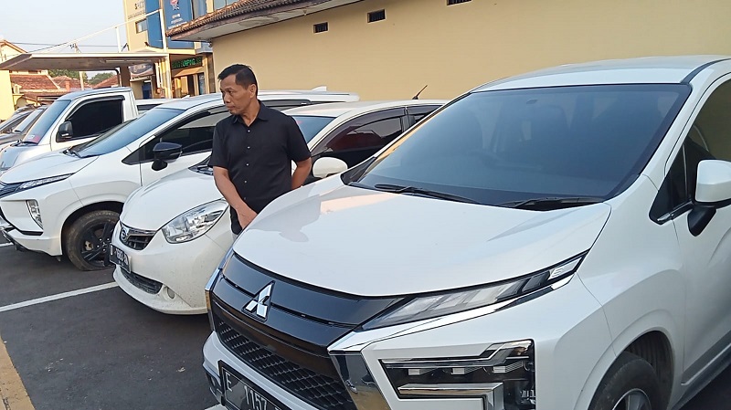 Penggerebekan Markas LSM di Cirebon, 7 Mobil Diamankan, Dicurigai Rampasan Debt Collector