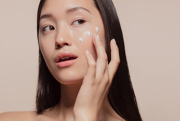 Udah Siap Glowing? Berikut Rekomendasi Produk Facial Wash Untuk Kulit Kering dan Juga Sensitif