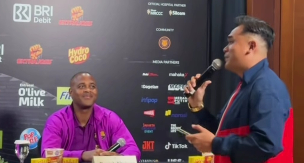 Kluivert Absen dalam Laga Barca Legends vs DRX Legends di GBK, Ini Penyebabnya