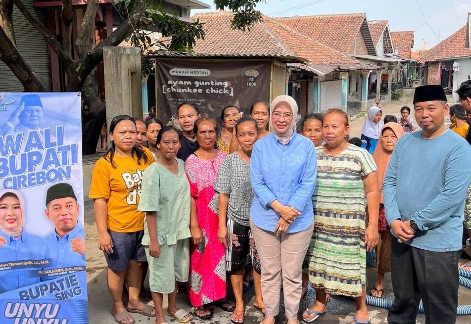 Banjarwangunan Terdampak Kekeringan, Pasangan Wahyu-Solichin Kirim Air Bersih