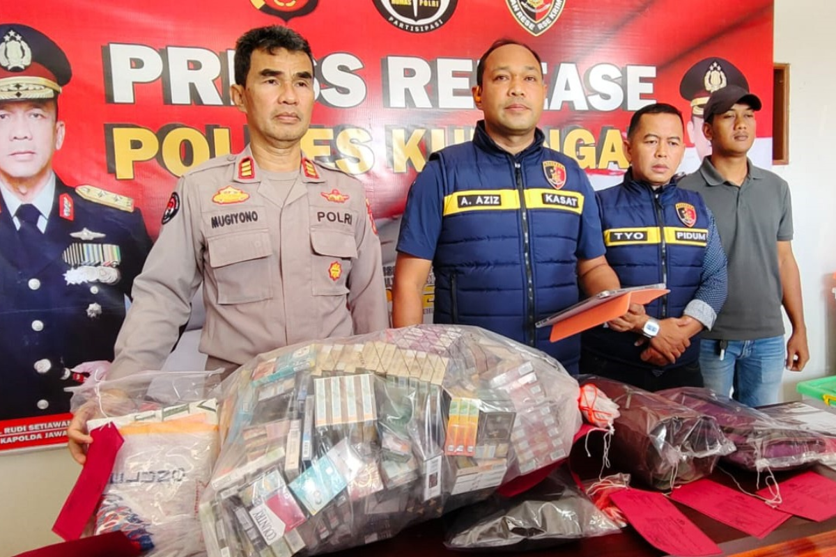 Bobol Atap Toko, Gasak Ratusan Bungkus Rokok: 2 Pelaku Pencurian di Cilimus Dibekuk 