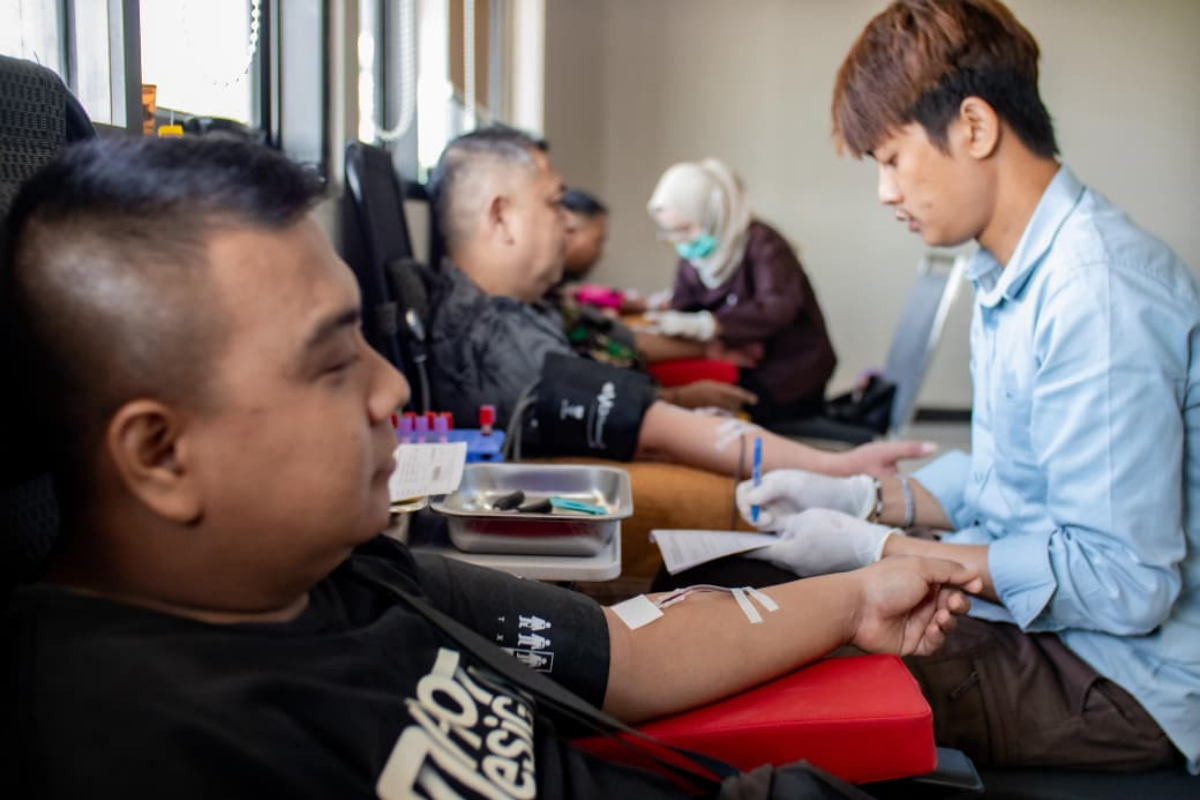 110 Kantong Darah Terkumpul dari Aksi Donor Darah di Aston Cirebon