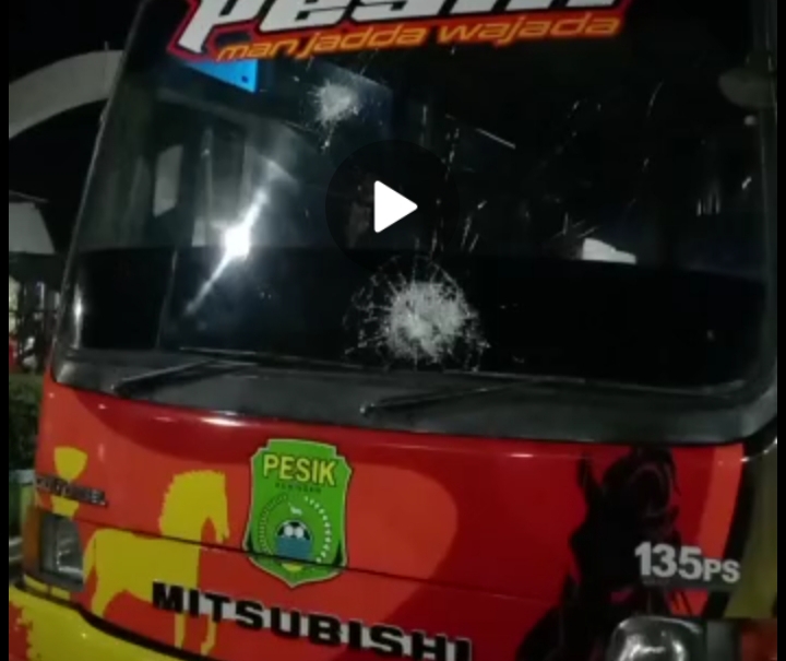 Pelemparan Bus Pesik Kuningan, Dicegat di Ciperna dan Gronggong
