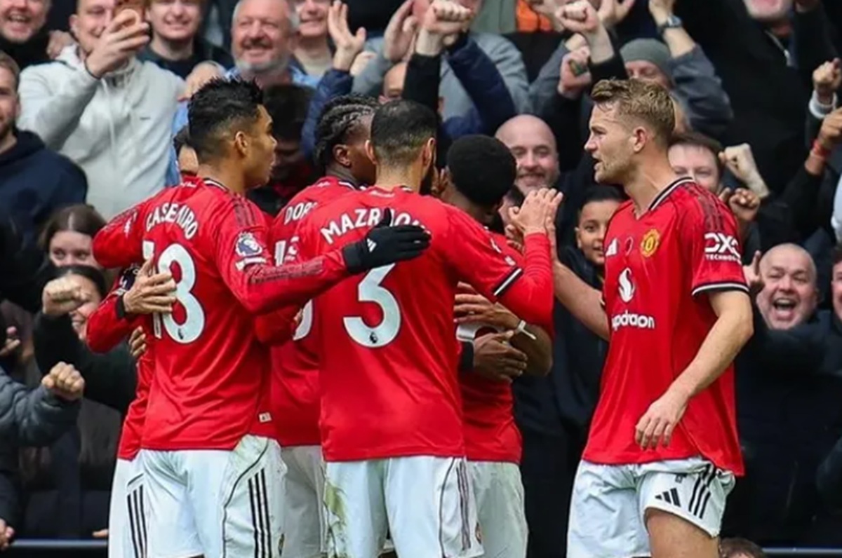 Manchester United Siapkan Gebrakan Bursa Transfer 2026, Nasib Casemiro dan Carrick Jadi Sorotan