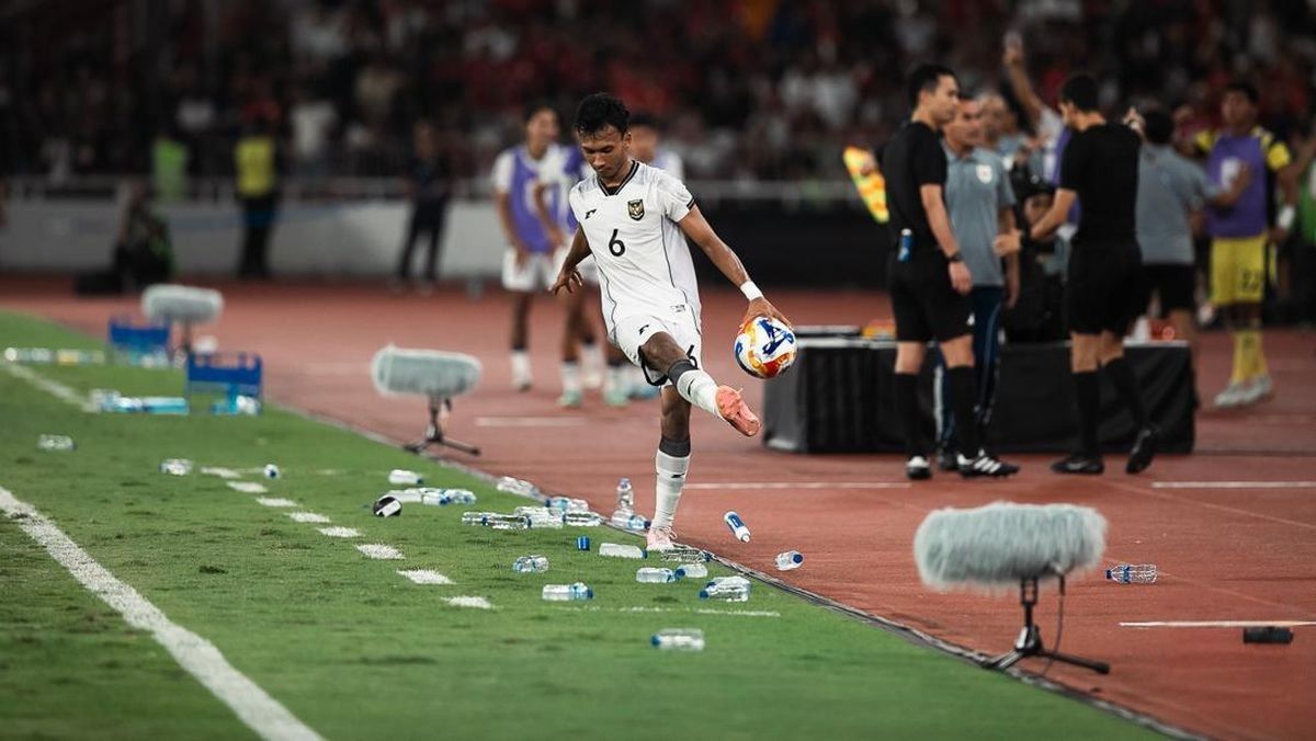 Aksi Asisten Pelatih Vietnam Yang Ganggu Robi Darwis Saat Final AFF U-23 Justru Dipuji Oleh Media Vietnam