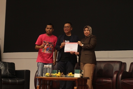 Smartfren dan UGJ Cirebon Gelar Seminar Kreativitas Digital 