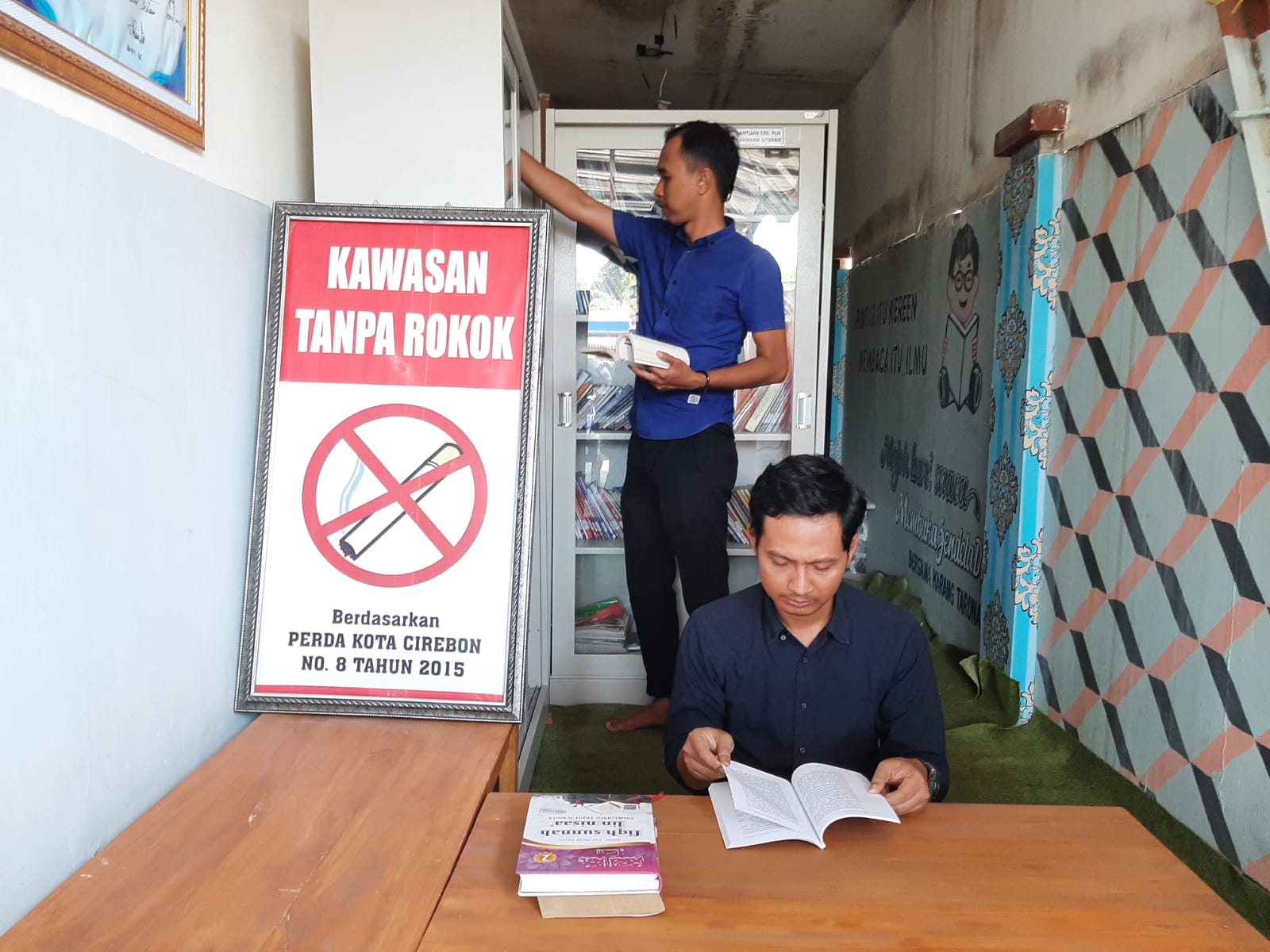 Hari Buku Nasional, PLN Kunjungi Kawasan Literasi Kelurahan Karyamulya