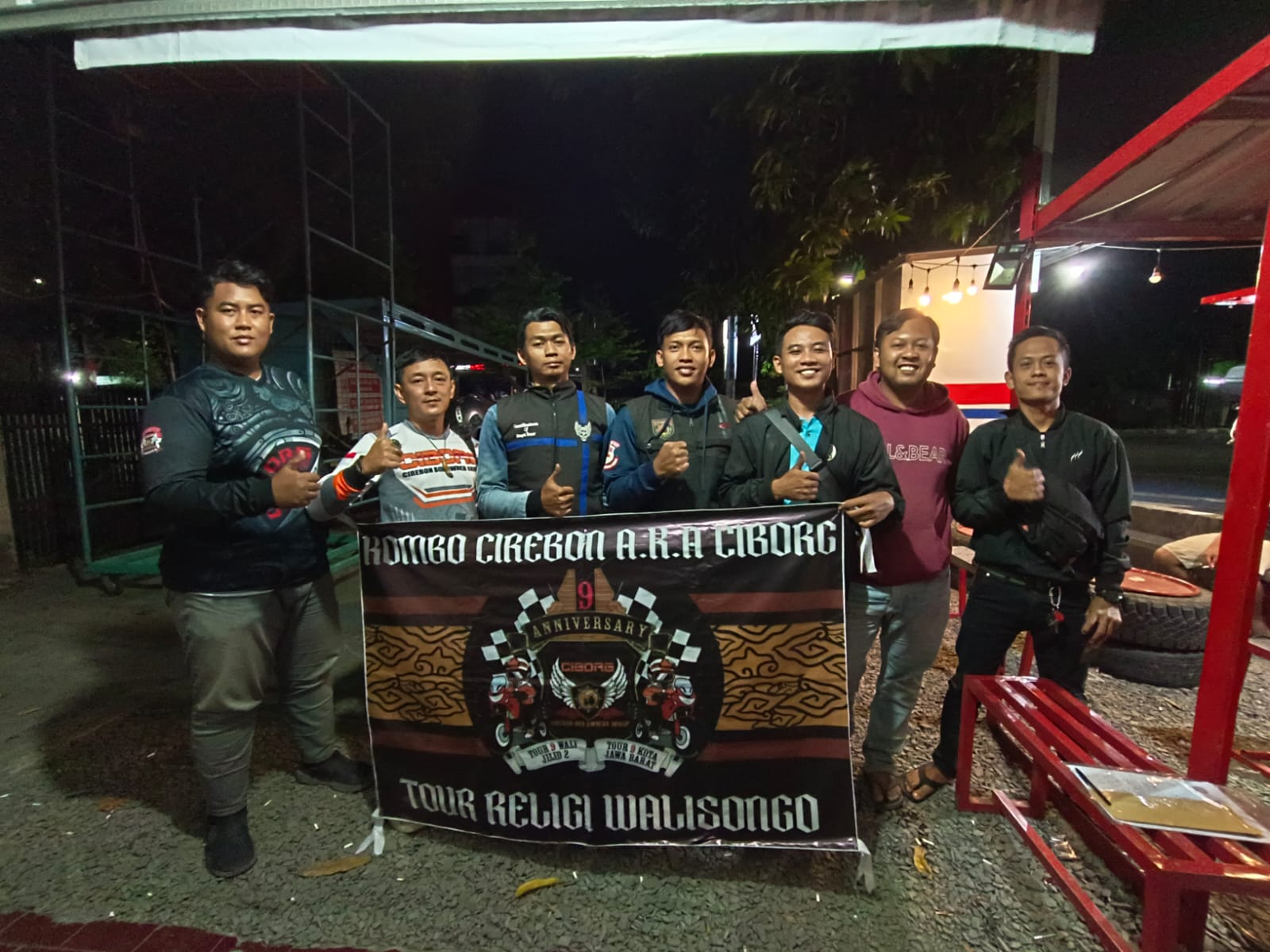 Anniversary ke-9, Komunitas Motor Box Cirebon Touring Religi ke Makam Walisongo