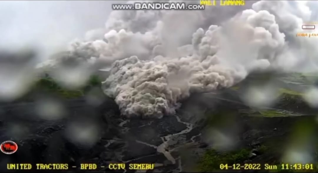 Potret Ngeri Erupsi Gunung Semeru 4 Desember 2022, Terjadi 22 Kali Letusan