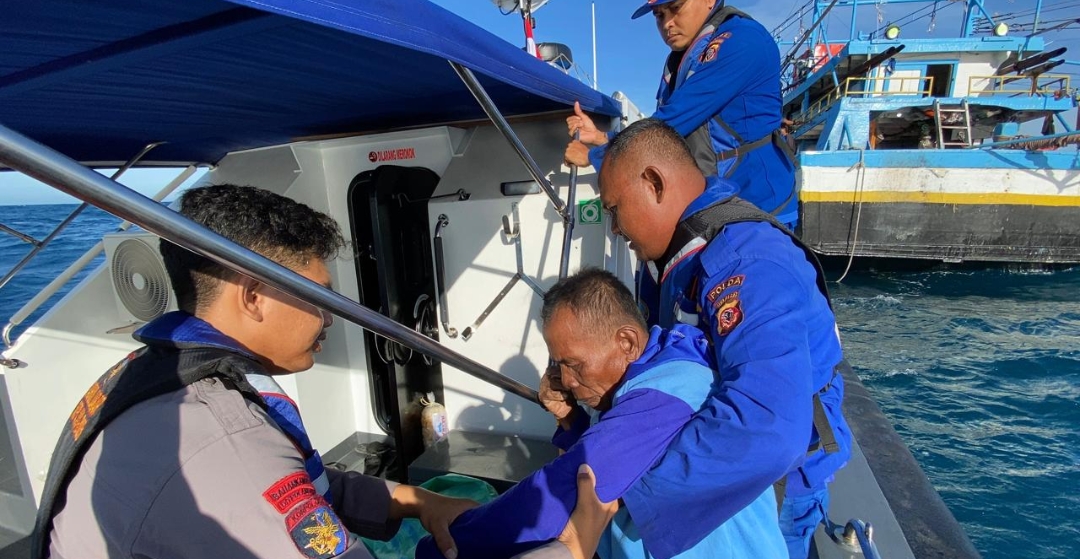 Kapal Terbalik di Indramayu, 15 ABK Selamat, 3 Orang Masih Dicari Tim SAR