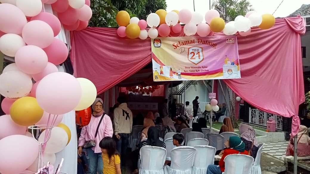 TPS Unik di Wanasaba Kidul Cirebon, Bernuansa Pink karena Pemilu Bertepatan dengan Hari Kasih Sayang